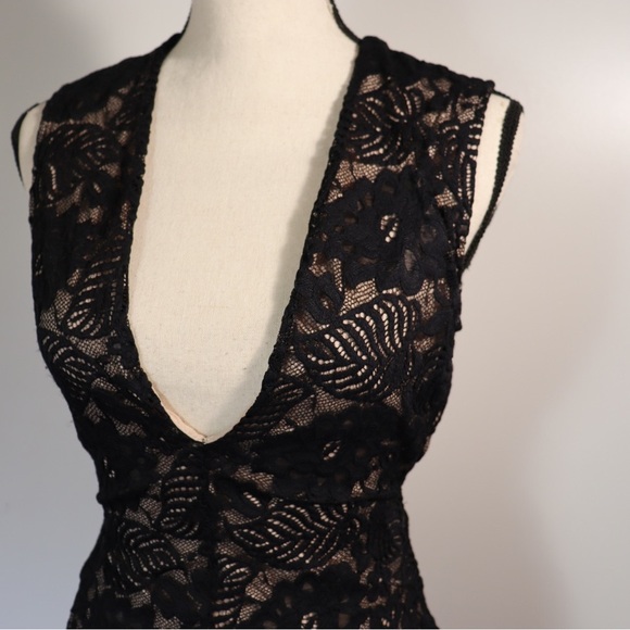 WINDSOR Monstera BodyCon Formal Cocktail Dress - Picture 6 of 11